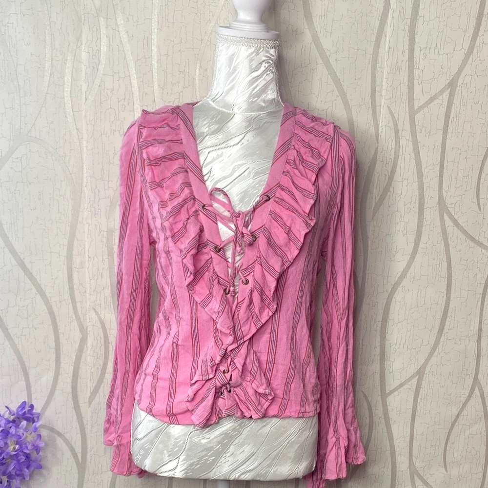 🌷 American Eagle Outfitters 🌷 Pink Ruffle Lace Up Top